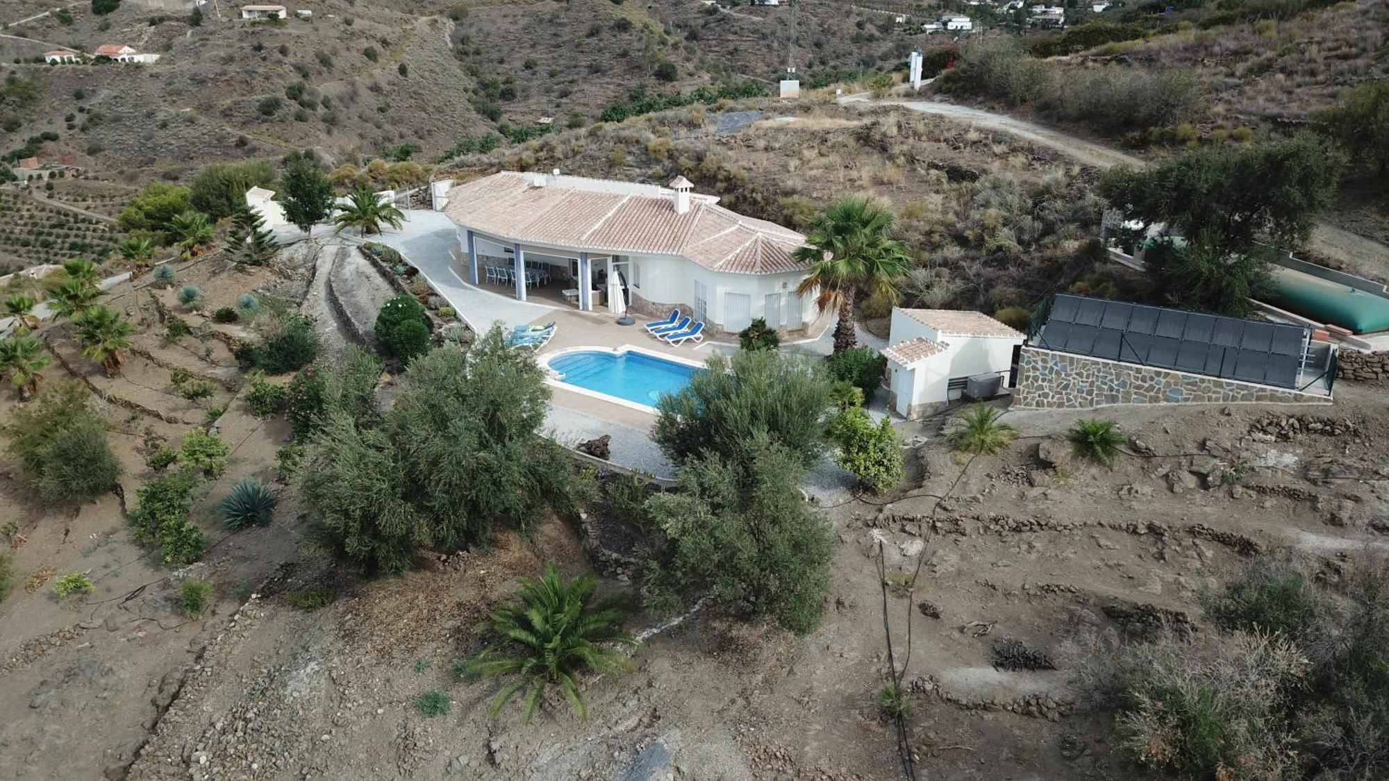 Villa Camakini With Heated Pool And Sea View Arenas  Екстериор снимка