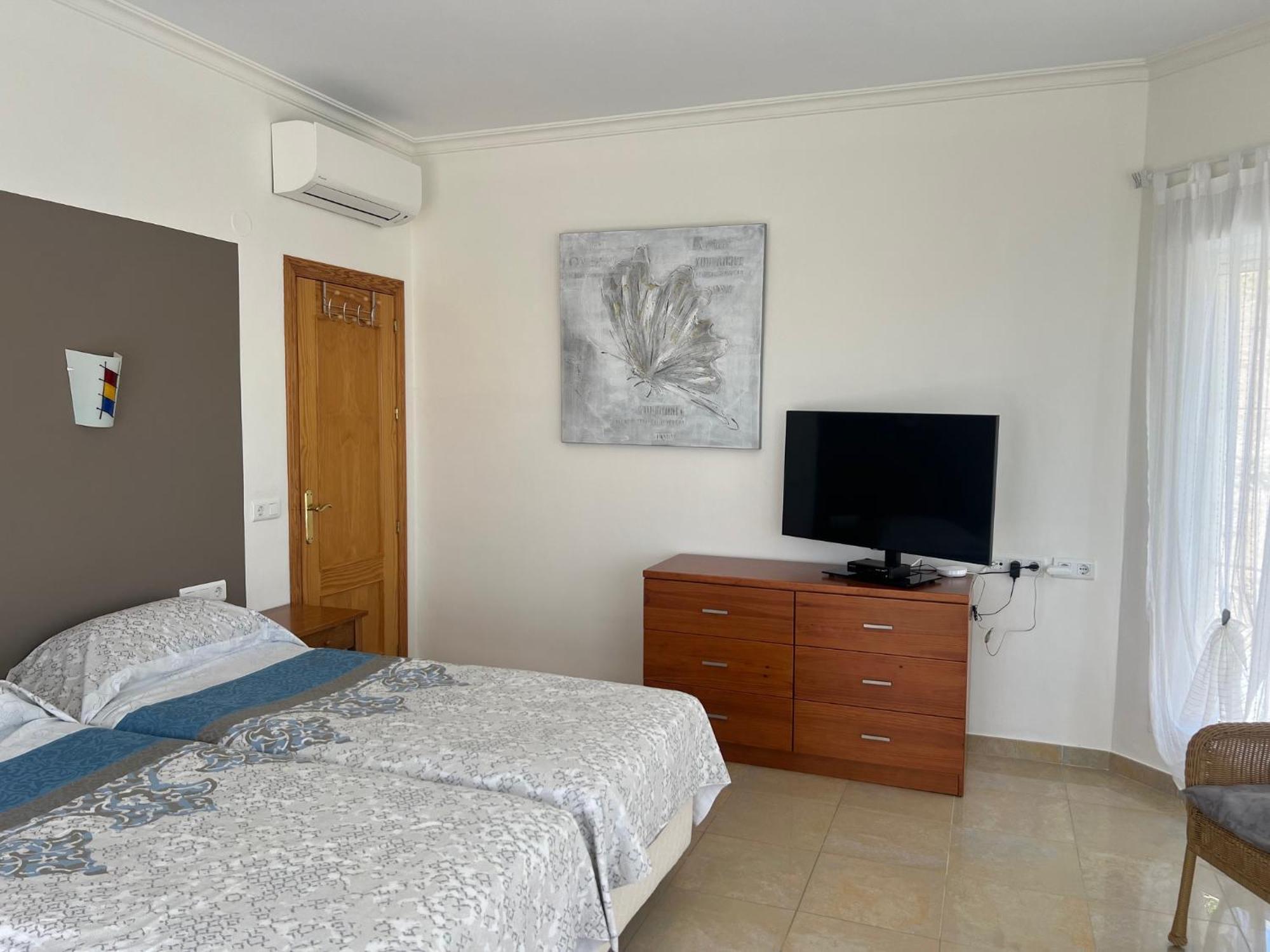Villa Camakini With Heated Pool And Sea View Arenas  Екстериор снимка