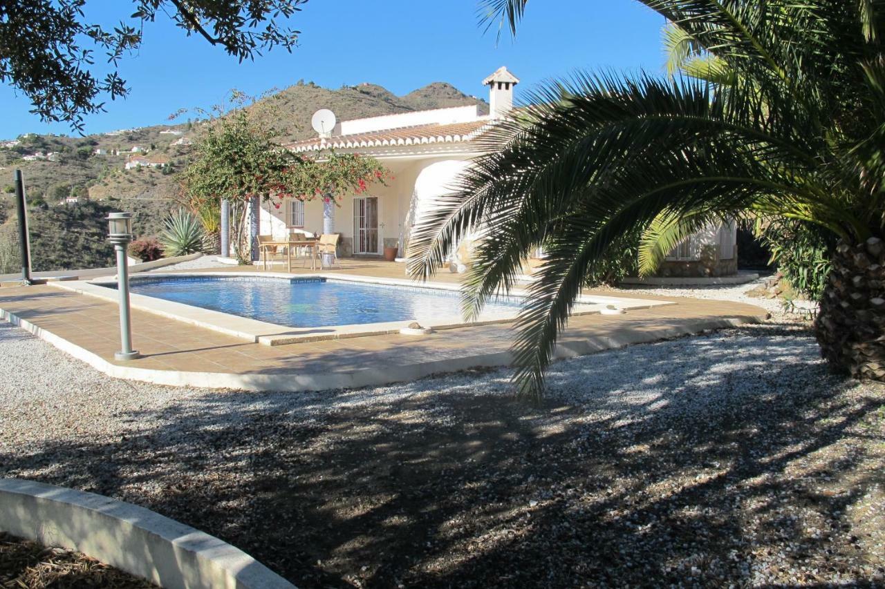 Villa Camakini With Heated Pool And Sea View Arenas  Екстериор снимка