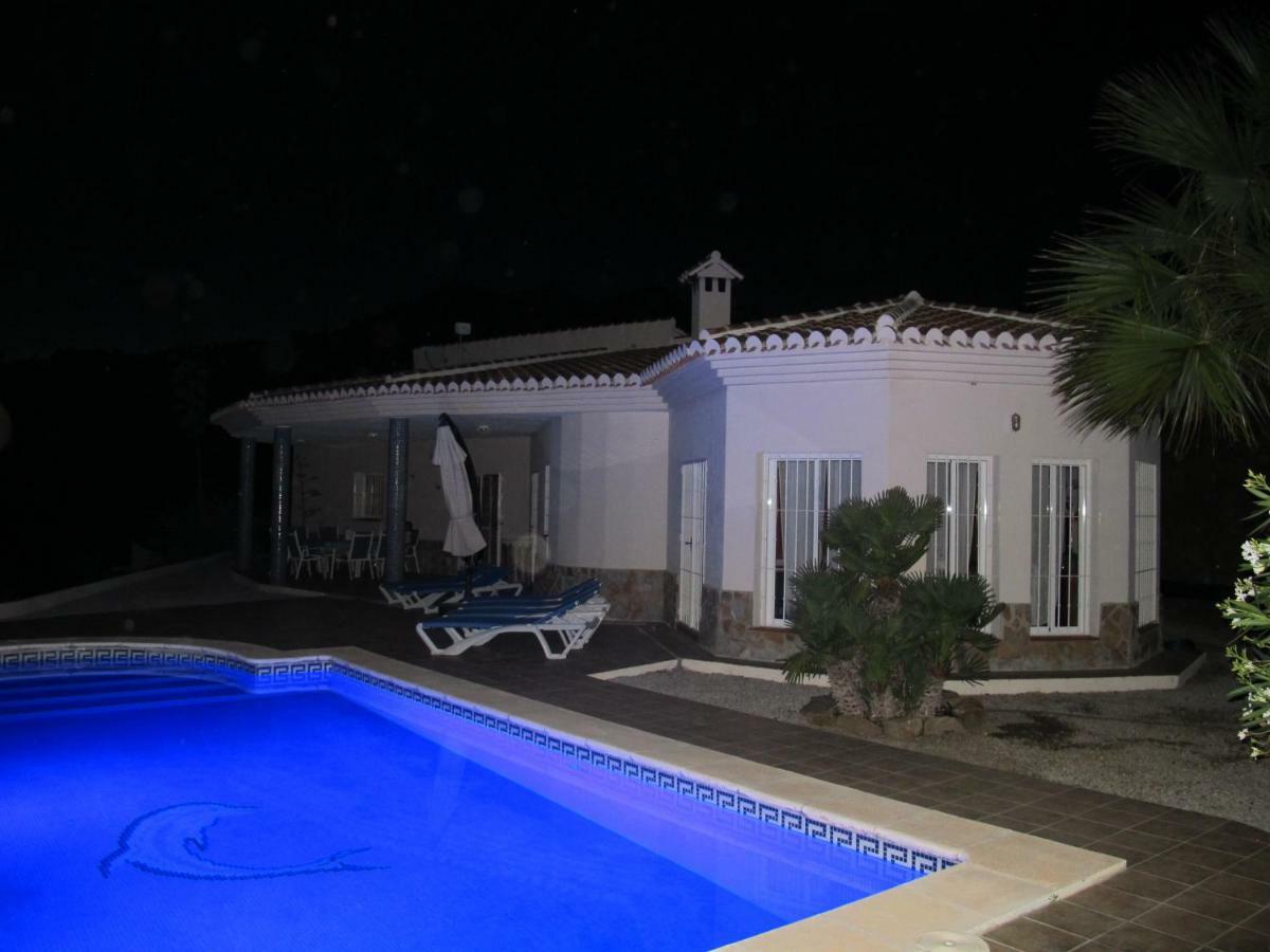 Villa Camakini With Heated Pool And Sea View Arenas  Екстериор снимка