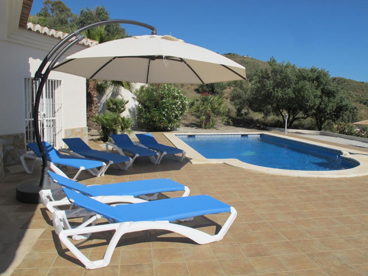 Villa Camakini With Heated Pool And Sea View Arenas  Екстериор снимка
