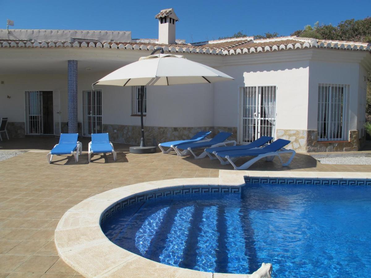 Villa Camakini With Heated Pool And Sea View Arenas  Екстериор снимка