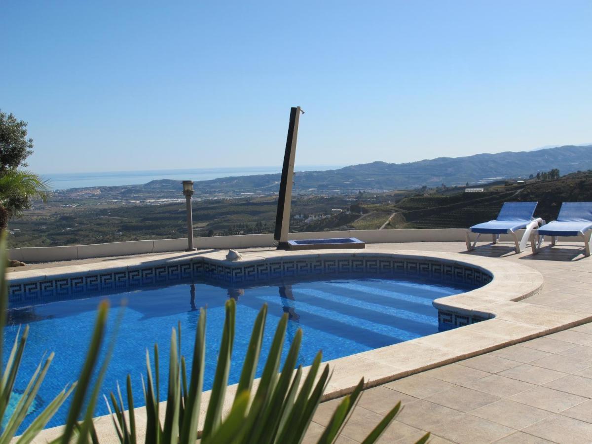 Villa Camakini With Heated Pool And Sea View Arenas  Екстериор снимка